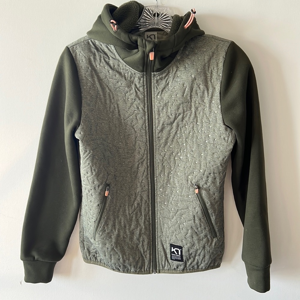 Kari Traa women’s, beautiful like new, olive green full, zip up, hooded, jacket